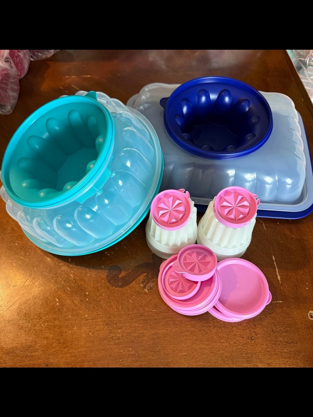 Tupperware Jello Molds Set